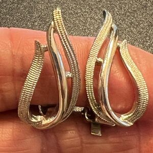 Sarah Coventry "Stunning" Collection Silver Tone 1950's Clip On Earrings